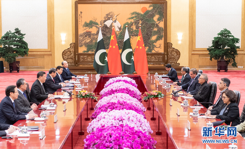 3月17日，国家主席习近平在北京人民大会堂同巴基斯坦总统阿尔维会谈。 新华社记者 翟健岚 摄