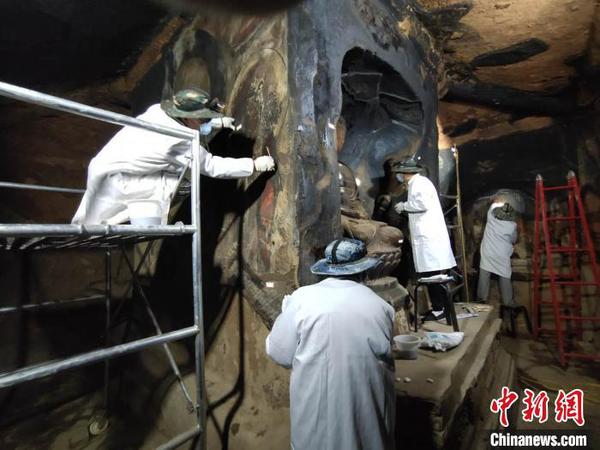 须弥山石窟壁画百年来首次进行修复保护