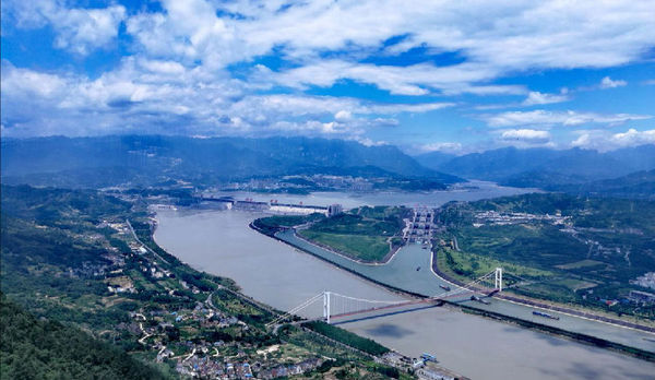 三峡大坝全景。摄影：汤伟