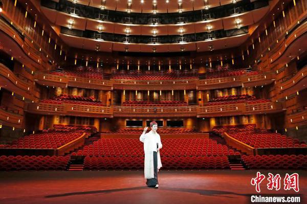 “有光，就有戏”特别演出线上放送暂别公众100天上海大剧院再“揭幕”