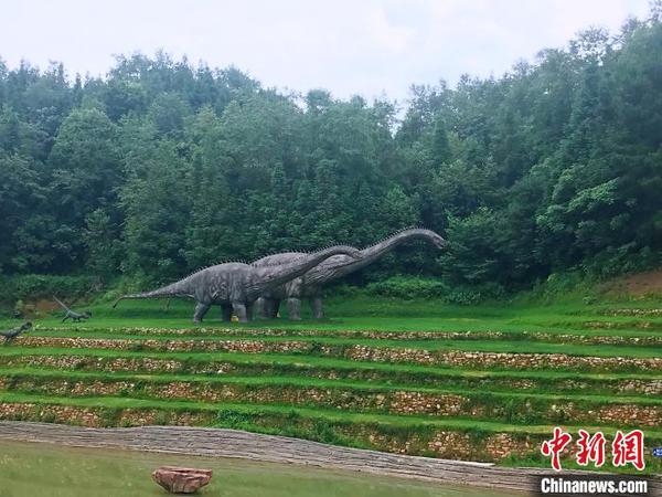 贵州清镇侏罗纪恐龙文化科普特色小镇一隅。　罗兴 摄