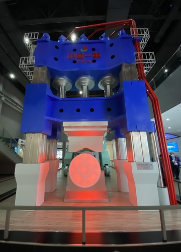 15000吨锻造水压机模型图