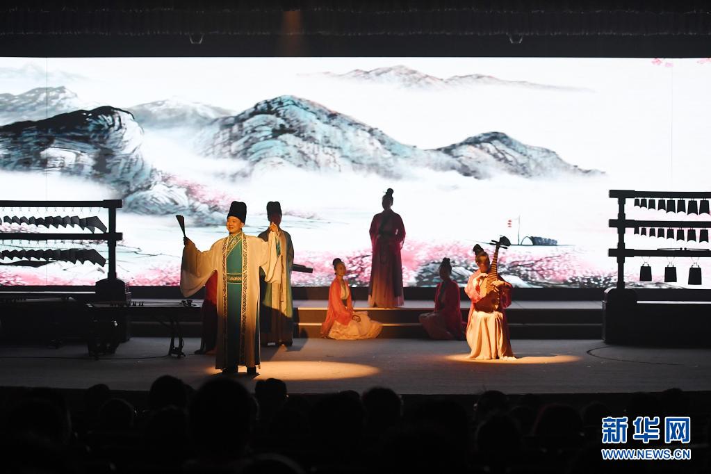 原创民族歌剧《山茶花开》在南昌演出