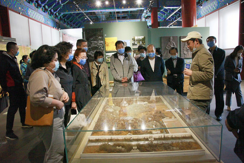秘书长会议成员参观中国古代建筑博物馆