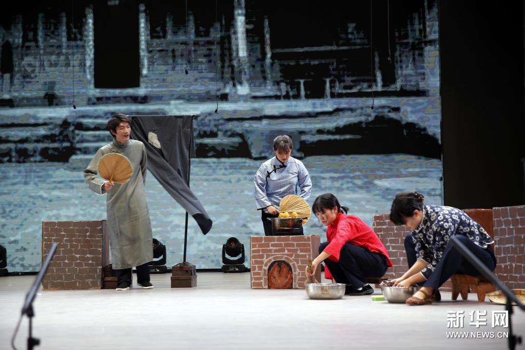 北京中学生展示经典戏剧