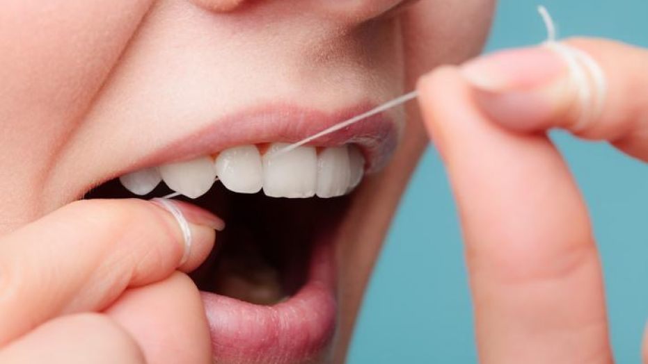 牙菌斑是口腔疾病元凶 让牙缝变大的是牙签不是牙线