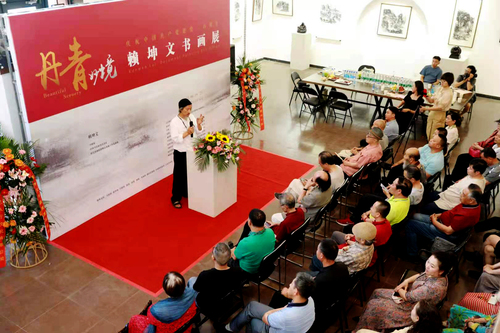 书画展在宋庄艺人行美术馆开幕。