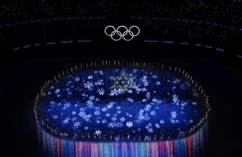 2月20日晚，北京第二十四届冬季奥林匹克运动会闭幕式在国家体育场举行。新华社记者徐子鉴摄1