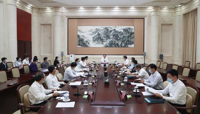 广西壮族自治区政协党组召开扩大会议