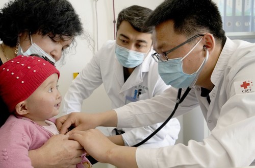 2021年4月，中国红十字基金会“天使之旅”先心病患儿筛查救助行动走进新疆六个地州。