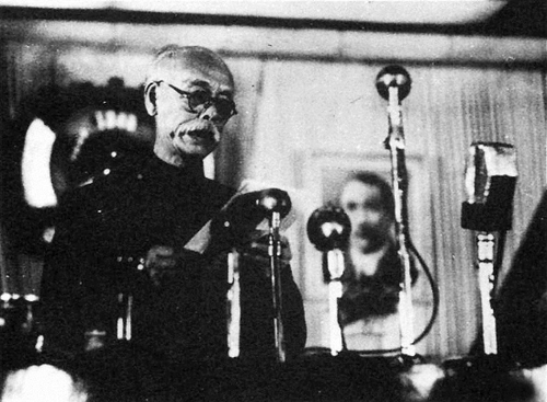1949年9月24日，农工党首席代表彭泽民在中国人民政治协商会议第一届全体会议上发言。