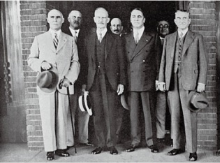 国联调查团5人委员合影（自左至右）：马柯迪、克劳德、李顿、麦考益、希尼。