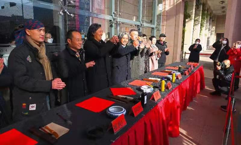 中国美术馆、民盟中央美术院大年初一为观众送“福”