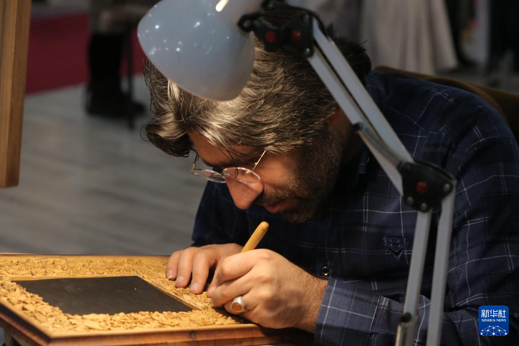 伊朗全国手工艺品展览会在德黑兰举行