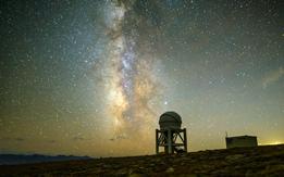 我国在帕米尔高原架设光学望远镜