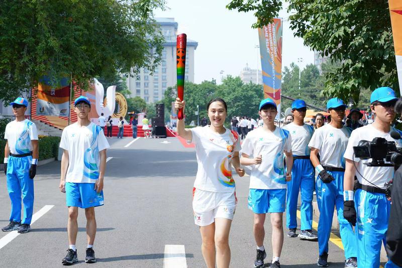成都第31届世界大学生夏季运动会哈尔滨站火炬传递在哈尔滨工业大学举行