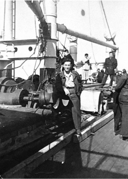 1949年3月，马龙章在“宝通号”上。