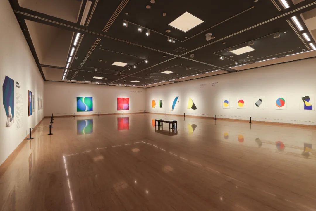 “旅程——匈牙利抽象艺术作品展”在中国美术馆开展