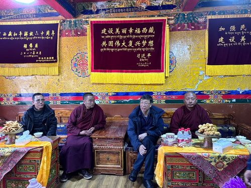 △10月16日至17日，西藏自治区政协党组副书记、副主席孟晓林赴联系点那曲市色尼区调研基层党建、产业发展等工作。