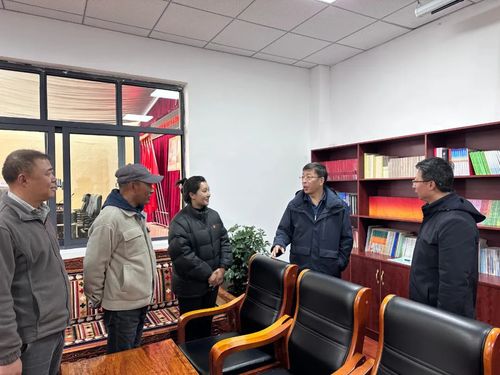 △10月16日至17日，西藏自治区政协党组副书记、副主席孟晓林赴联系点那曲市色尼区调研基层党建、产业发展等工作。
