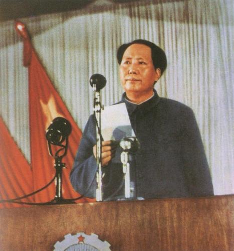 1949年9月21日，毛泽东在政协第一届全体会议上致开幕词。