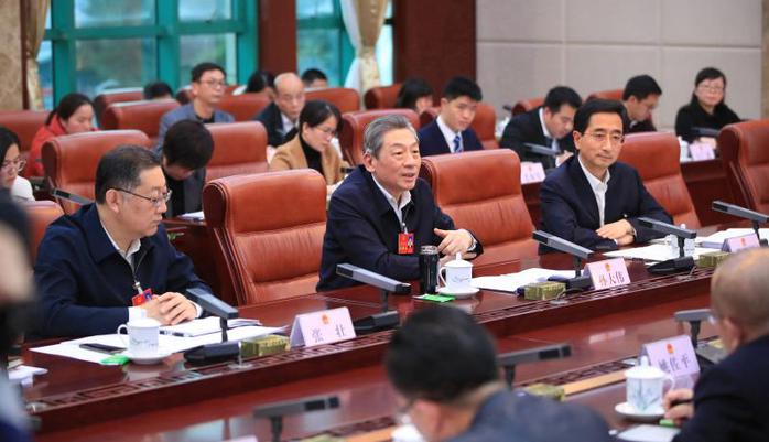 广西壮族自治区政协主席参加柳州市代表团审议