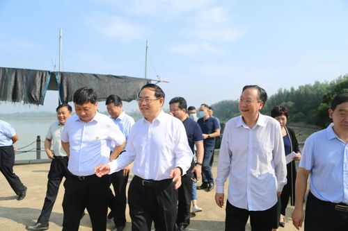  △ The CPPCC in Puyang carried out a supervisory investigation on the river leader system and river regulation
