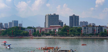 “庐山杯”龙舟赛在江西南门湖举行