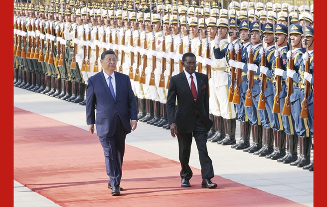 习近平同赤道几内亚总统奥比昂会谈