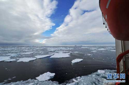 “雪龙”号圆满完成首次环南极航行3