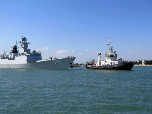 5月5日，在突尼斯拉古莱特港，中国海军第十六批护航编队靠港。