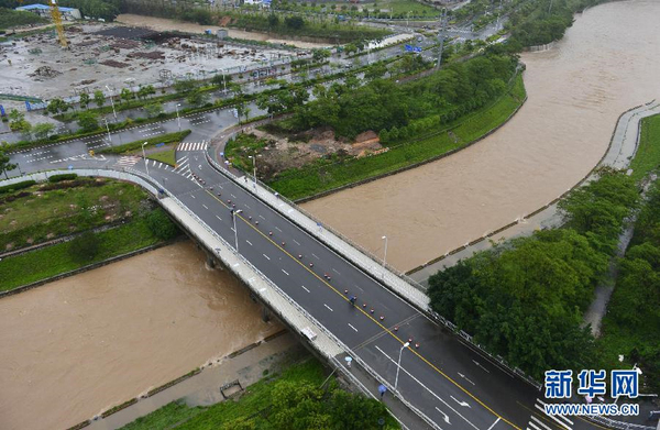 深圳遭遇2008年以来最大暴雨袭击2