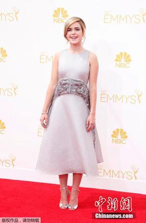 　当地时间2014年8月25日，美国洛杉矶，第66届美国电视艾美奖颁奖典礼举行，众星走上红毯。图为《广告狂人》童星亮相。