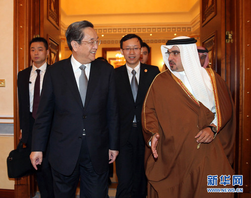 11月6日，正在巴林进行正式友好访问的全国政协主席俞正声在麦纳麦会见巴林王储萨勒曼。 新华社记者刘卫兵摄
