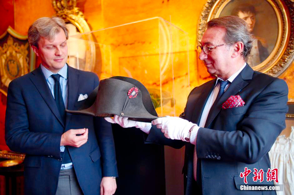 拿破仑帽拍出近190万欧元高价2