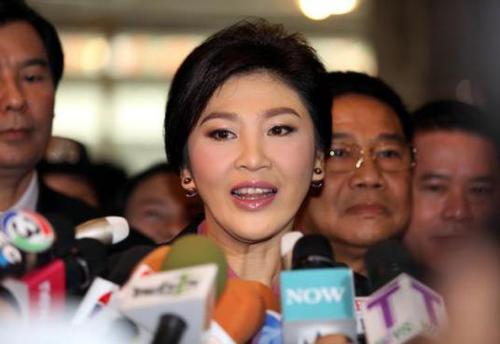 当地时间9日，泰国前总理英拉抵达法庭，出席对她的弹劾听证。