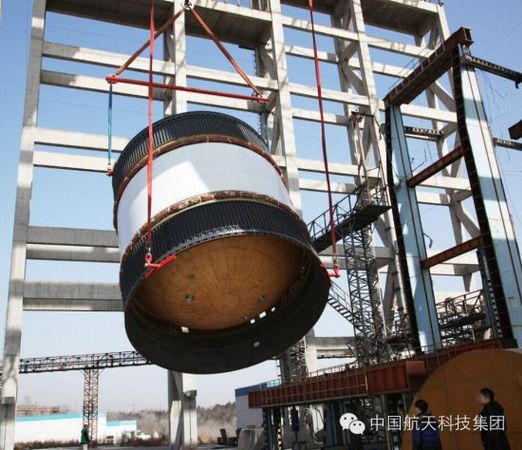 中国首次公开新型长征5号火箭实物全貌(中国航天科技集团)2