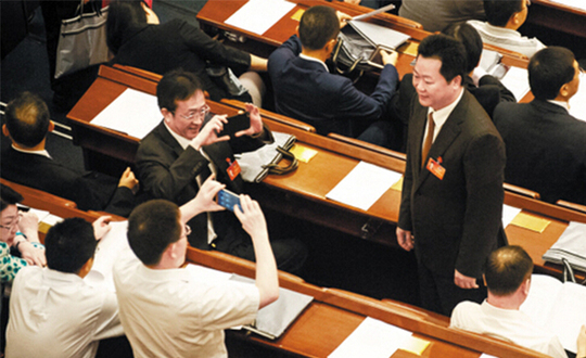 深圳政协六届一次会议:有委员炮轰一些提案没水平