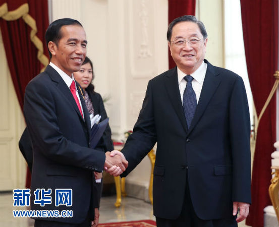 7月27日，全国政协主席俞正声在雅加达会见印尼总统佐科。新华社记者姚大伟摄