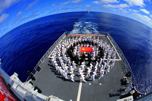 中国海军152舰艇编队跨越赤道和国际日期变更线