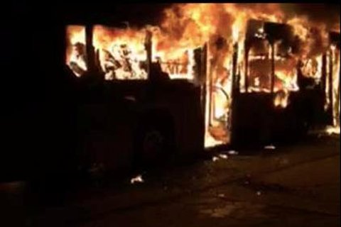 宁夏银川公交车通体起火。图片来自网络