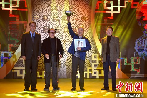 陈佩斯在“2015中华文化人物”颁授典礼现场。<a target='_blank' href='http://www.chinanews.com/' >中新网</a>记者 金硕 摄