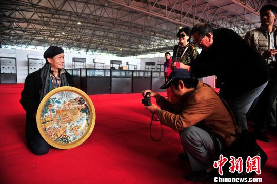 云南举办收藏品展览会多件估值上亿元孤品展出