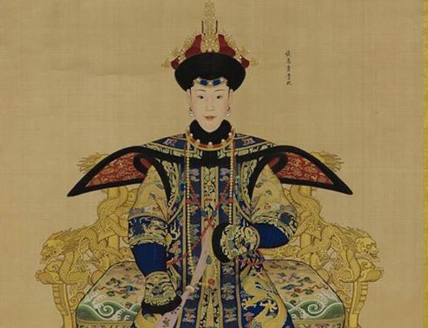 郎世宁等绘制的《纯惠皇贵妃朝服像》