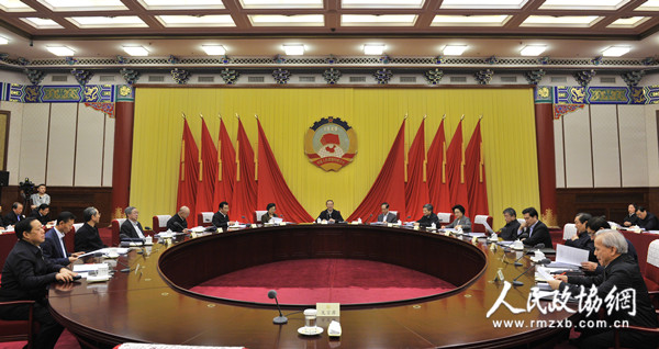 2一月十九日，政协第十二届全国委员会第三十九次主席会议在北京主持召开。全国政协副主席杜青林主持会议。 本报记者姜贵东摄