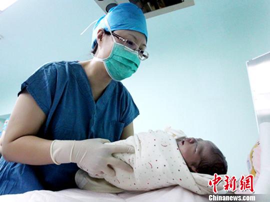 中国冷冻保存时间最长冻融胚胎试管婴儿在西安出生