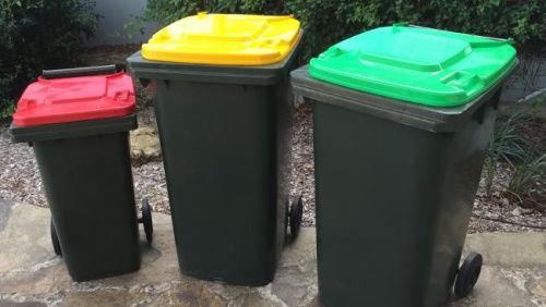 澳大利亚一城市议会推彩色垃圾桶民众不买账