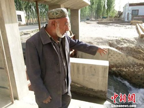 63岁维吾尔族老人四次下水救人称自己儿时曾被救