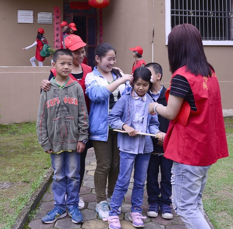 南昌慈善义工协会组织义工看望SOS儿童村的孩子3