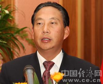 云南省委宣传部原常务副部长杨文虎涉嫌受贿被公诉